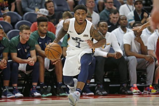 库里缺阵戴维斯12+10 勇士大胜活塞豪取4连胜