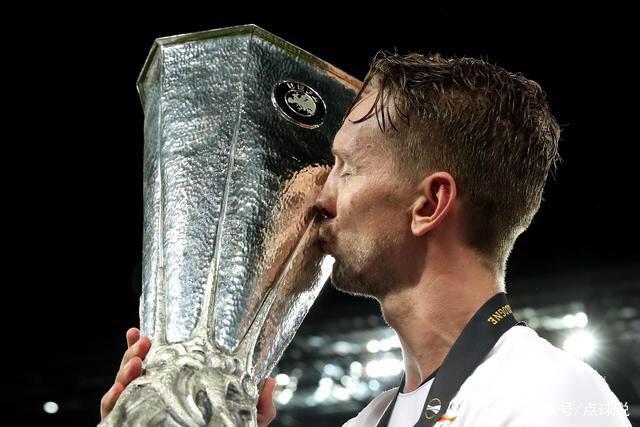 张镇麟34+7辽宁胜青岛 阿不都27分新疆胜福建