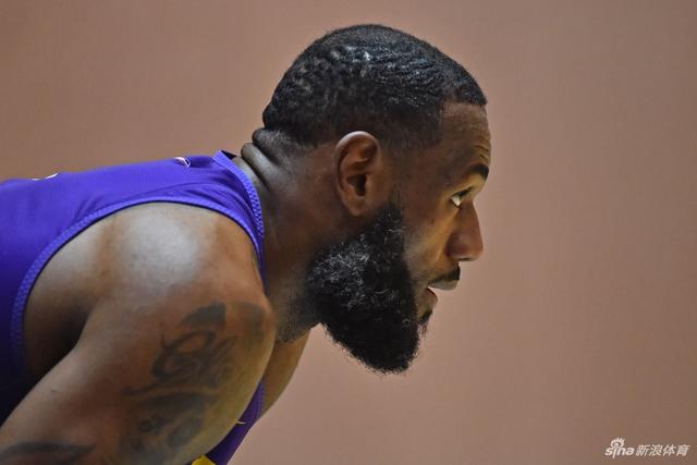 邮报：曼联有意大巴黎门德斯 曾随阿莫林联赛夺冠