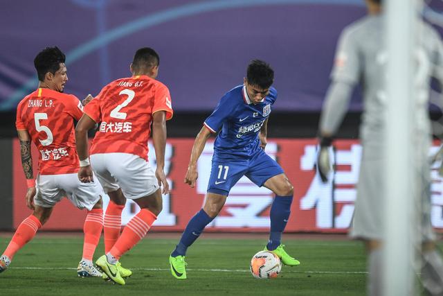 FIFA官网：成都蓉城中场杨明洋会籍变更为中国足协